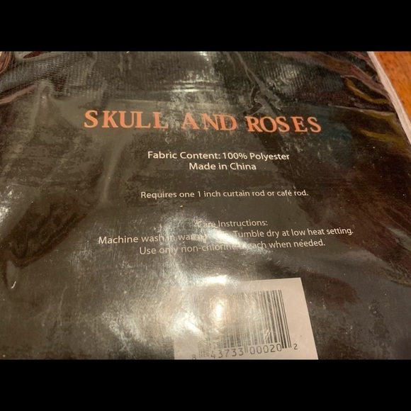 Home Stuffings Roses & Skulls Panel - Picture 5 of 5